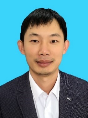 說明: H:\007 個人資料\06出國材料準備\02代爾夫特理工大學\藍底照片-002.jpg